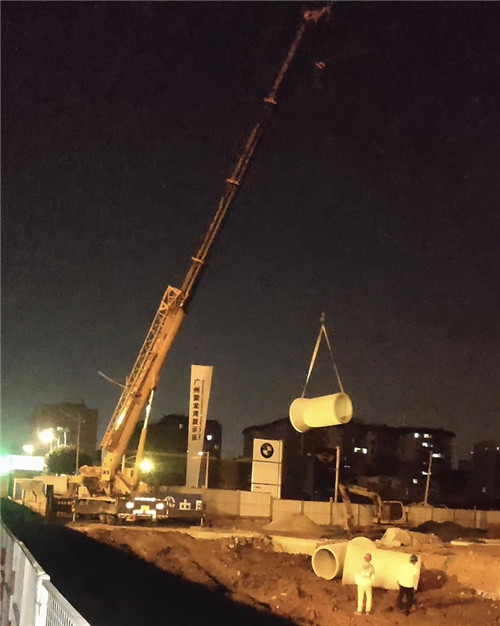 宜都市“弯臂矫正”—— 吊车的 “形变补偿” 技术